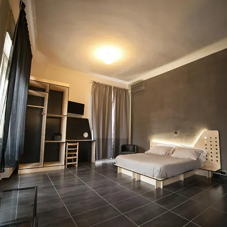 Factory Design Bed and Breakfast Νάπολη