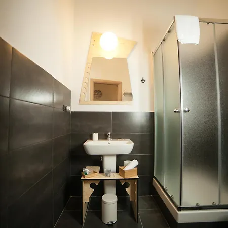 Bed and Breakfast Factory Design Νάπολη